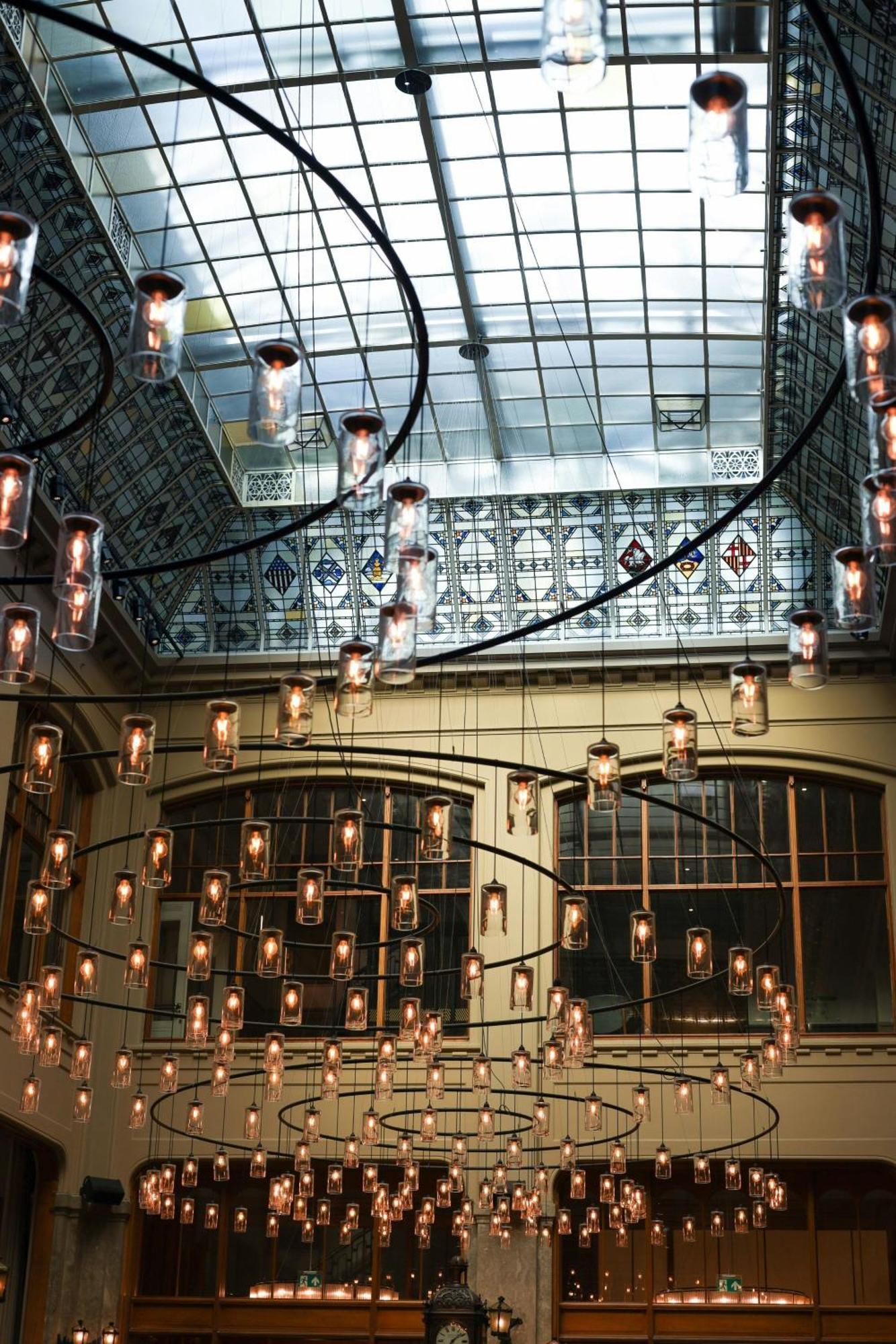 Hotel W Ámsterdam Exterior foto The ceiling of the main hall